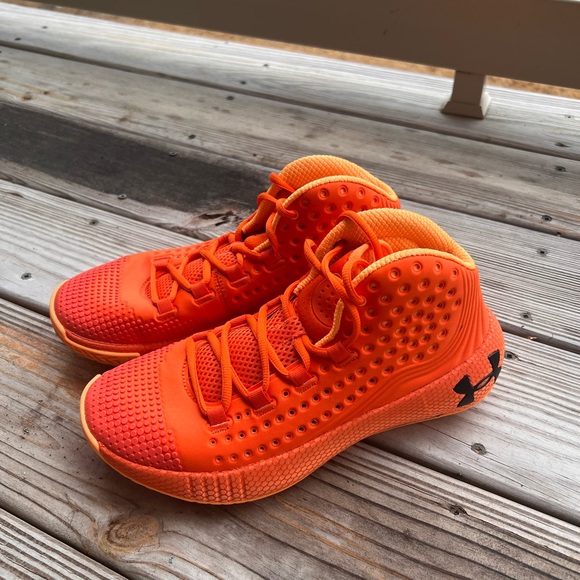 🧡BRAND NEW Under Armour Basketball Shoes🧡 - Picture 2 of 3